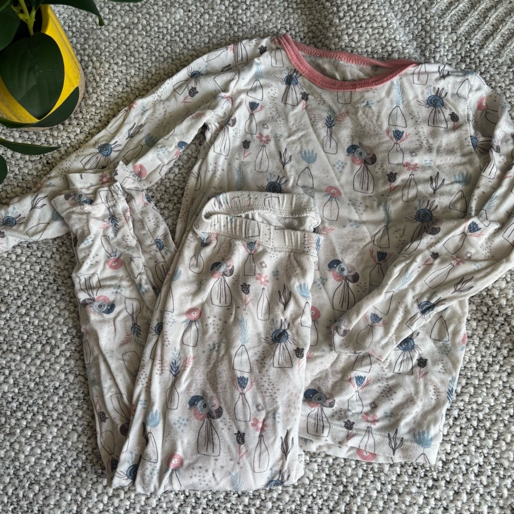 Bestaroo Toddler Modal Soft Pajamas Cream and Coral size 2T Girls Cozy PJs